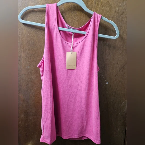 ⚓️Green Envelope Tank Top - Picture 1 of 3